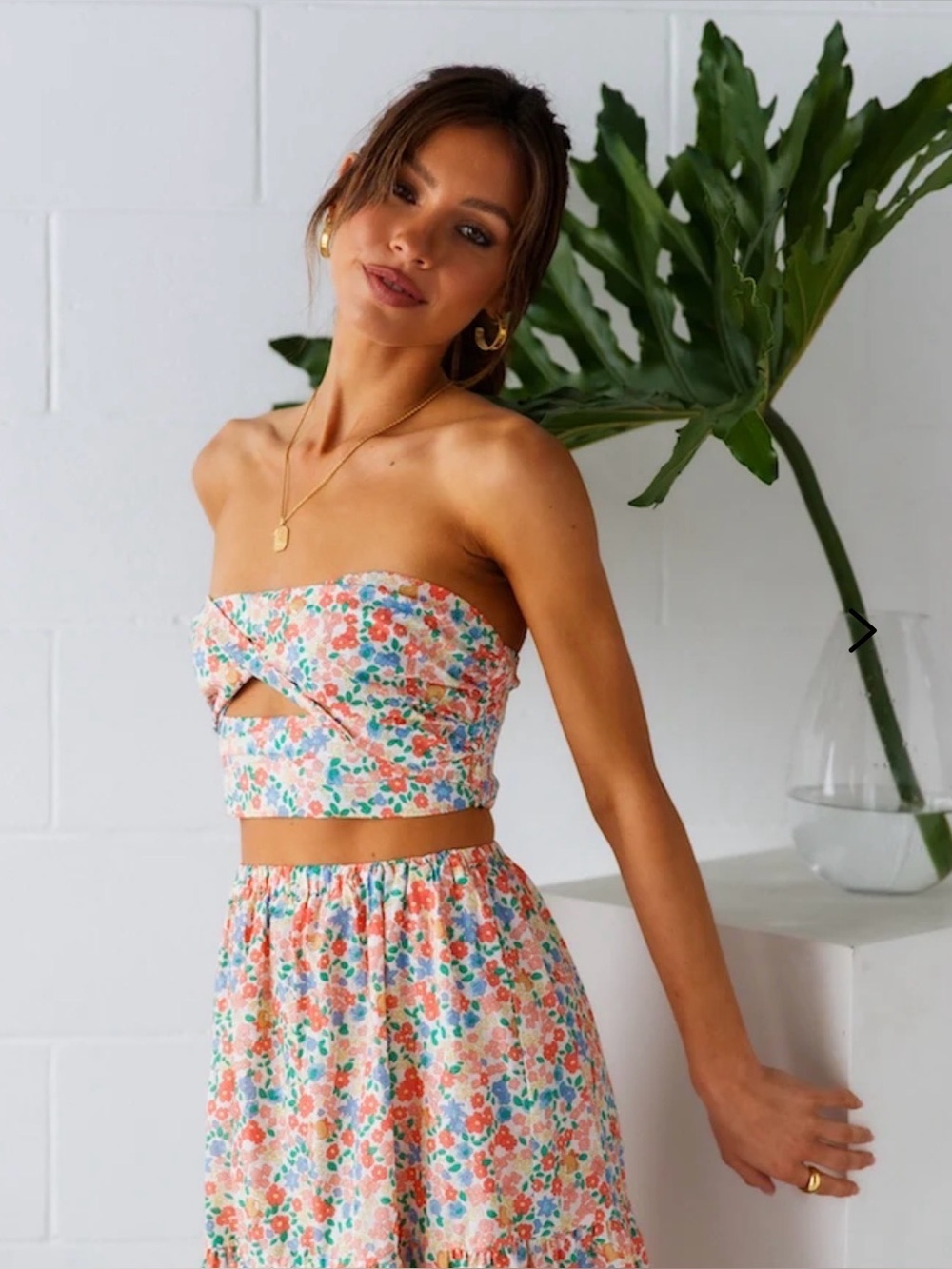 Hello Molly SO PARTICULAR CROP FLORAL (Out of Stock online) Size Medium